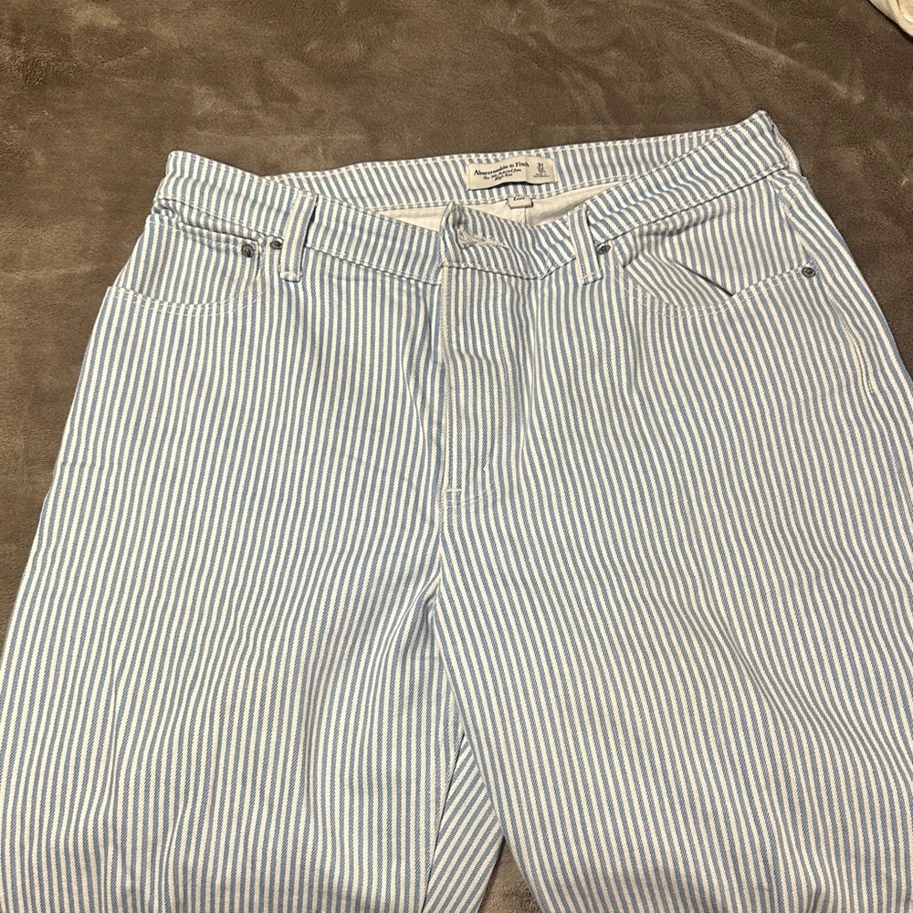 Abercrombie Curve Love 90’s Relaxed Jeans High Rise Striped
